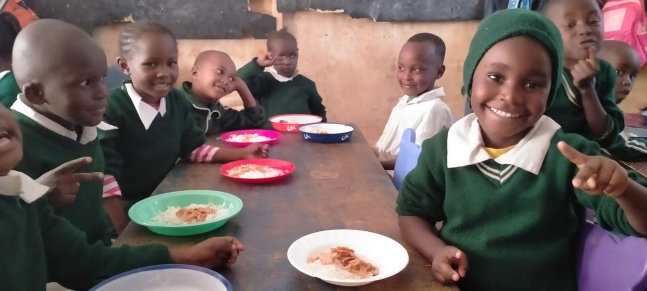 Children at free school lunch